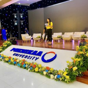 Thảm hoa hội trường đại học